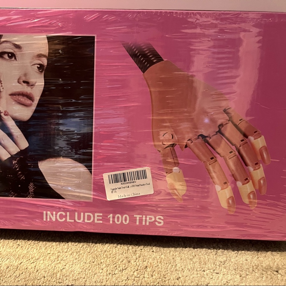 Movable practice hand for manicure